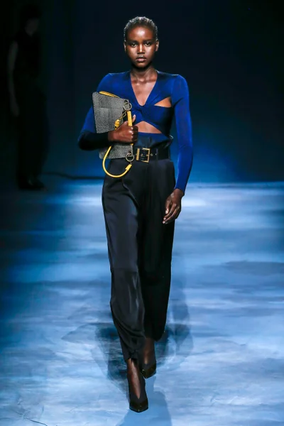 Look 28